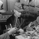 Construyendo juguetes para Navidad (nazi) en 1940. Getty